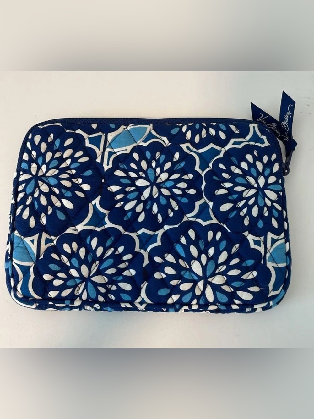 Vera Bradley Petal Splash Quilted Tablet Sleeve Case - NWOT - Picture 3 of 6